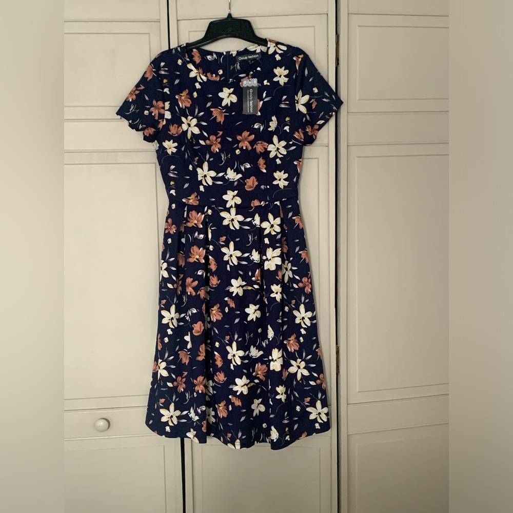 Oxiuly fashion printed dress. Size M. New.